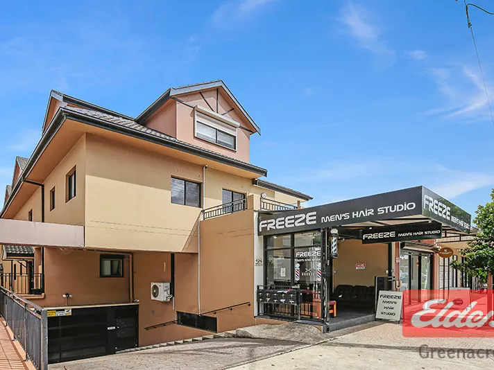 2 Level Apartment In The Shopping District