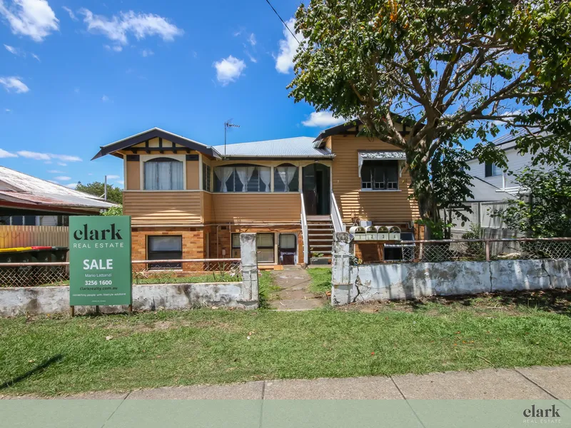 Back on The market 4 Flats - 1 Title. No Body Corporate 