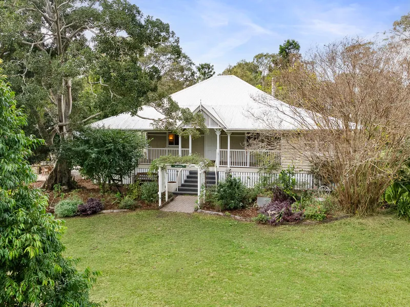 Bellwood Homestead: Noosa Hinterland Retreat with Modern Comforts