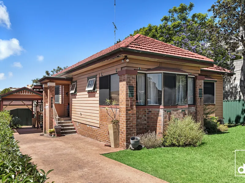 The village on your doorstep and the beach just a stroll away – the Thirroul lifestyle is all yours!