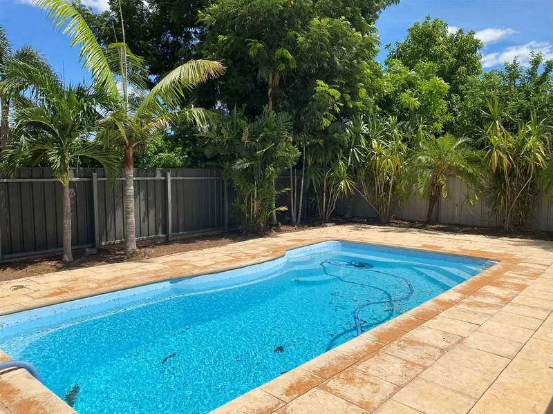 4 x 2 plus POOL, THEATRE & OFFICE  - AVAILABLE NOW!