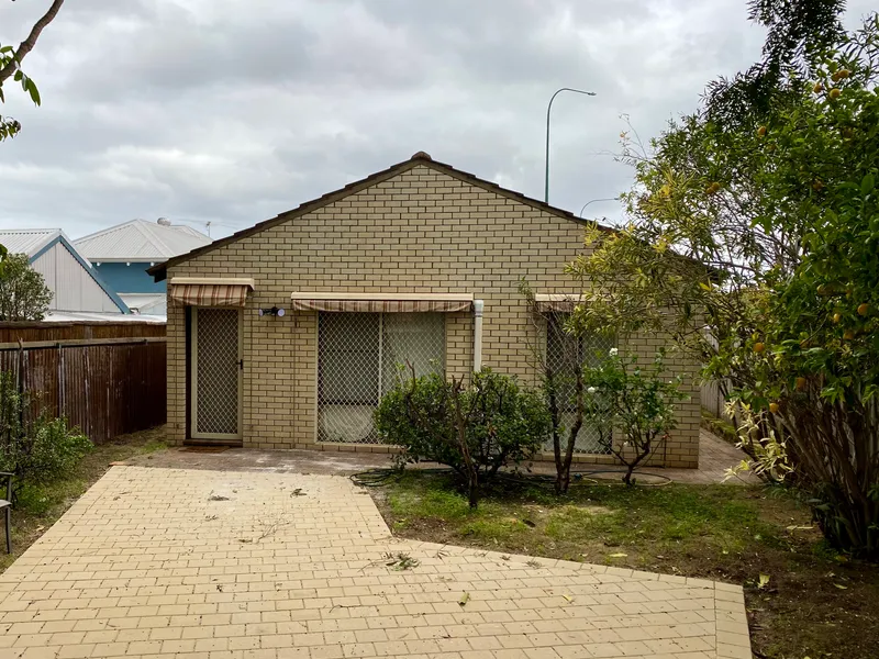 Fully Furnished Rear Duplex