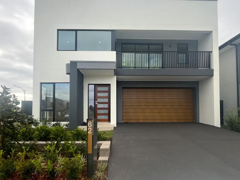 BRAND NEW, LUXURY HOUSE IN MOOREBANK