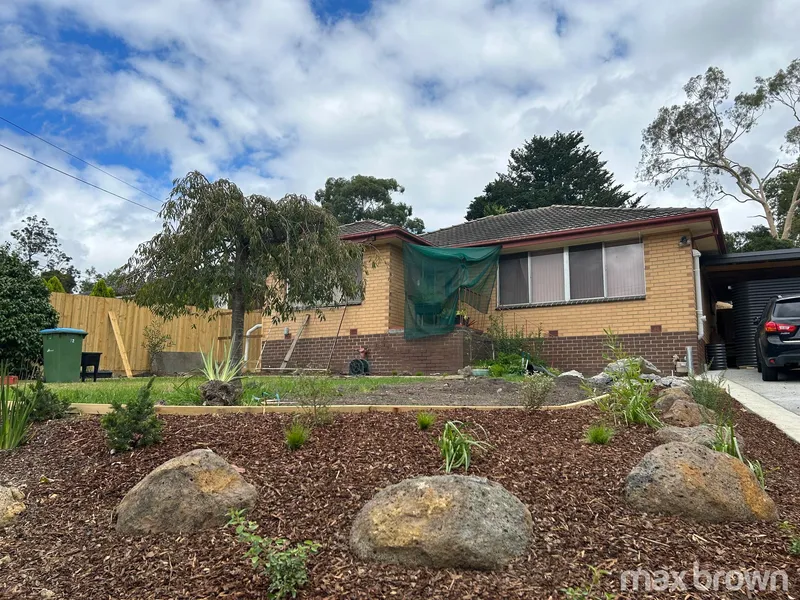 FAMILY FRIENDLY THREE BEDROOM HOME