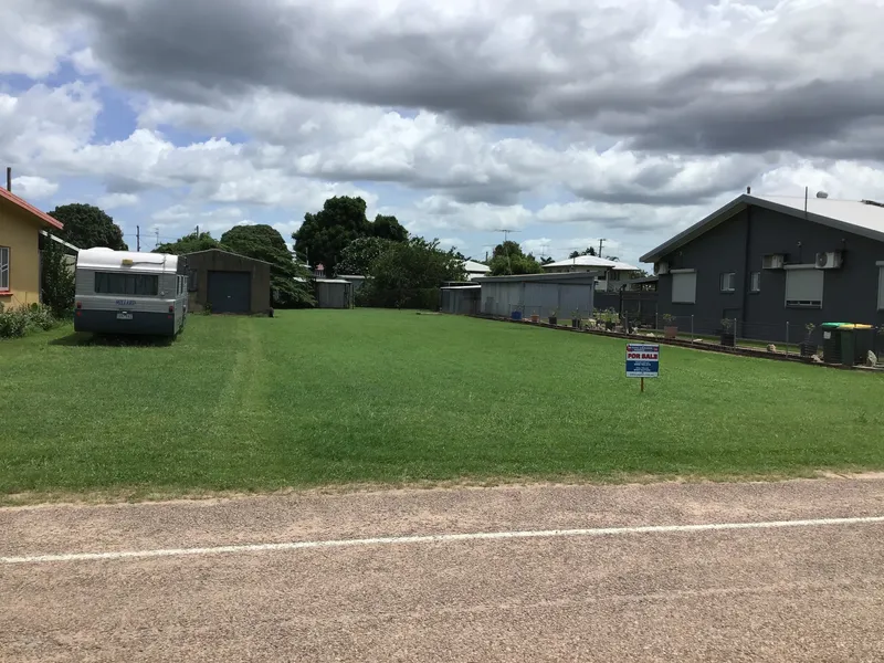 1012m2 Vacant Land - Shed - in Elevated Area of Home Hill 