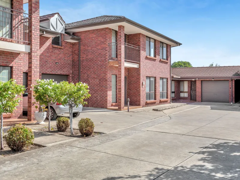 CONVENIENT EASY-CARE LIFESTYLE