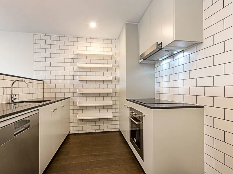 Luxury third floor apartment in fantastic development!