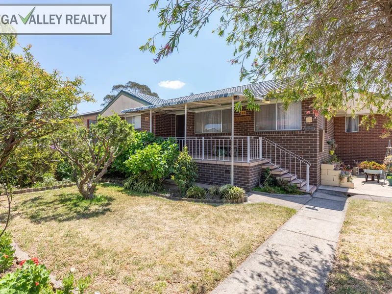 LARGE FAMILY HOME WITH GREAT BACKYARD