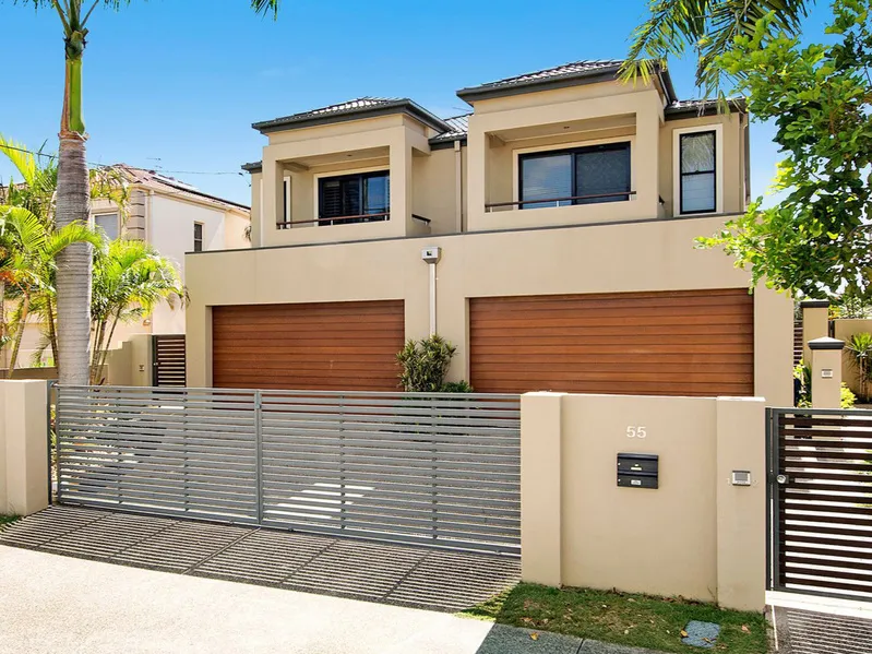 3 BEDROOM WATERFRONT TOWNHOUSE