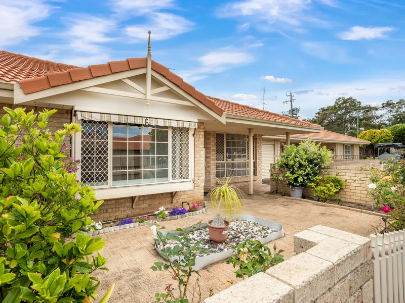 Opposite Australind Shopping centre!