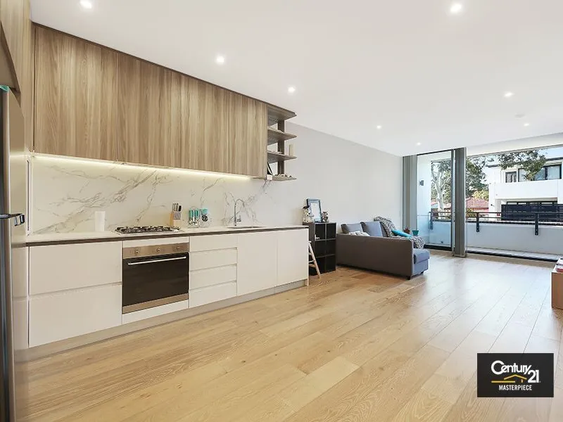 Spacious one bedroom plus study 