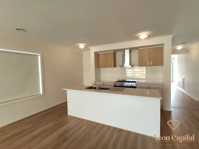 Brand New 4 Bedroom Beautiful House in Tarneit for RENT now!