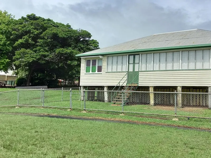 Affordable fixer Upper on 2,023m2