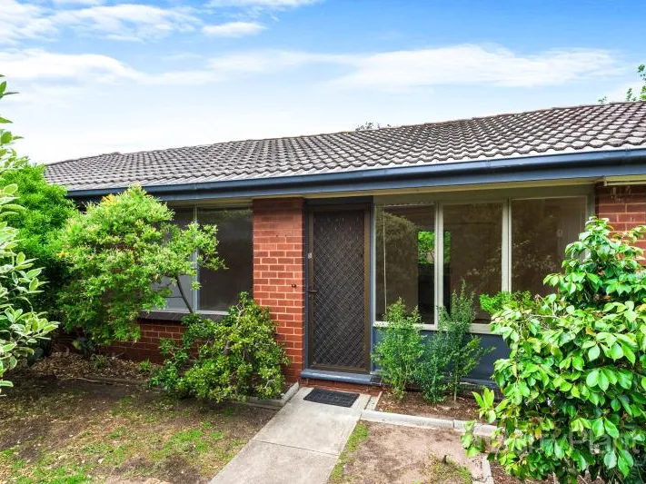 LOVELY AND SPACIOUS ONE BEDROOM UNIT IN PRIME LOCATION