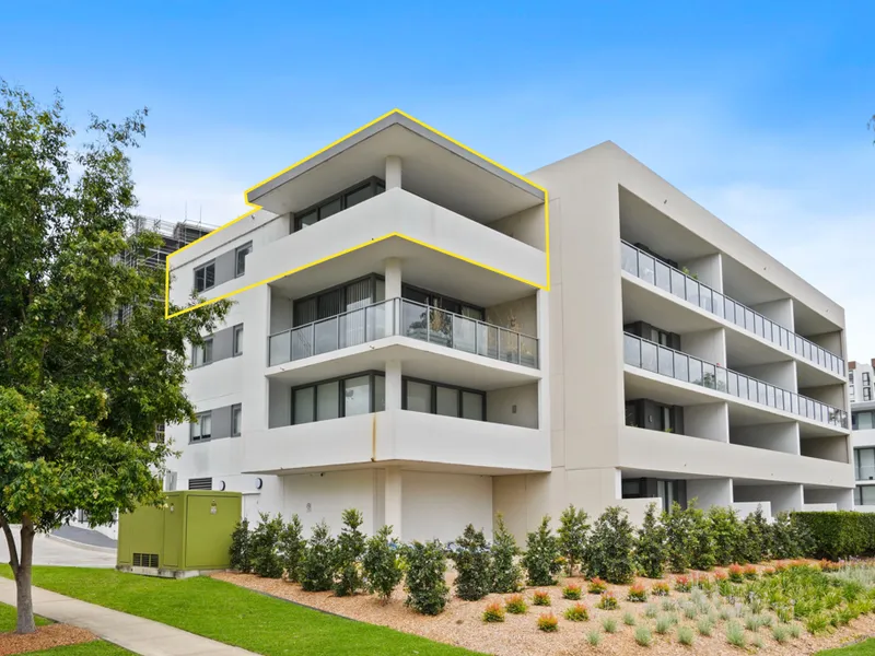 Top Floor Apartment // Wrap Around Balcony