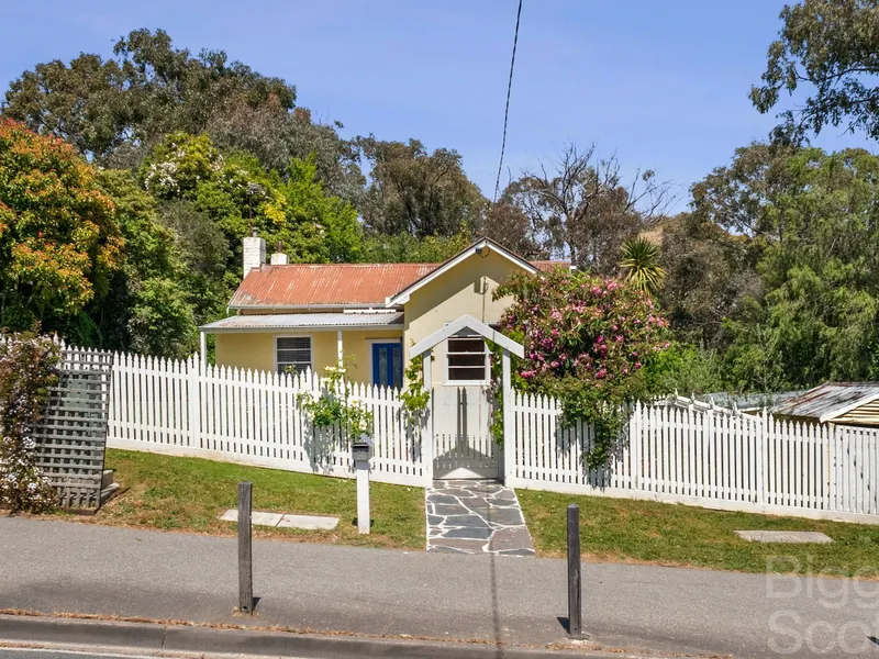 Charming Cottage, White Picket Fence: Daylesford-Hepburn Gem & Investment Opportunity