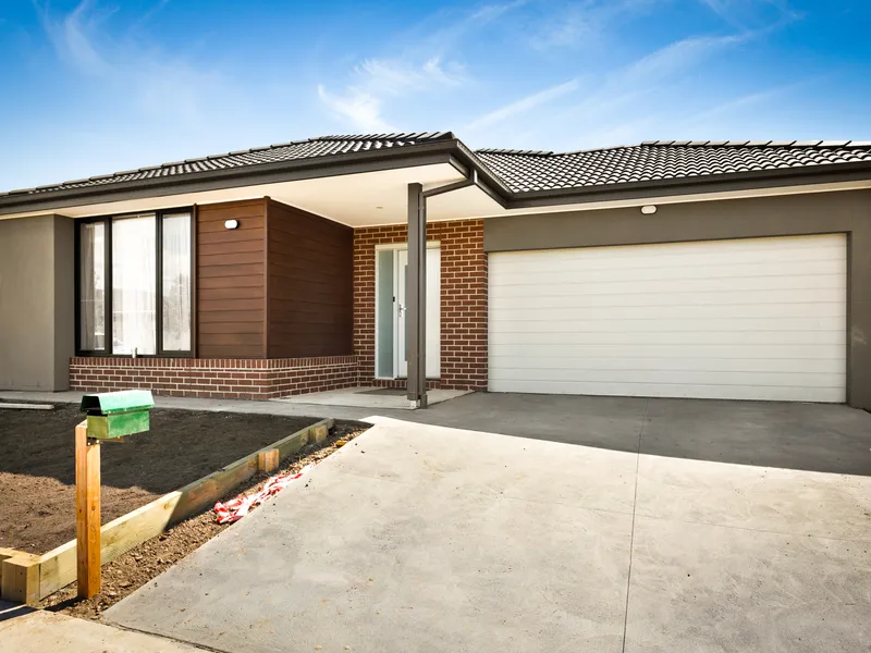 FAMILY LIVING IN ARCADIA !