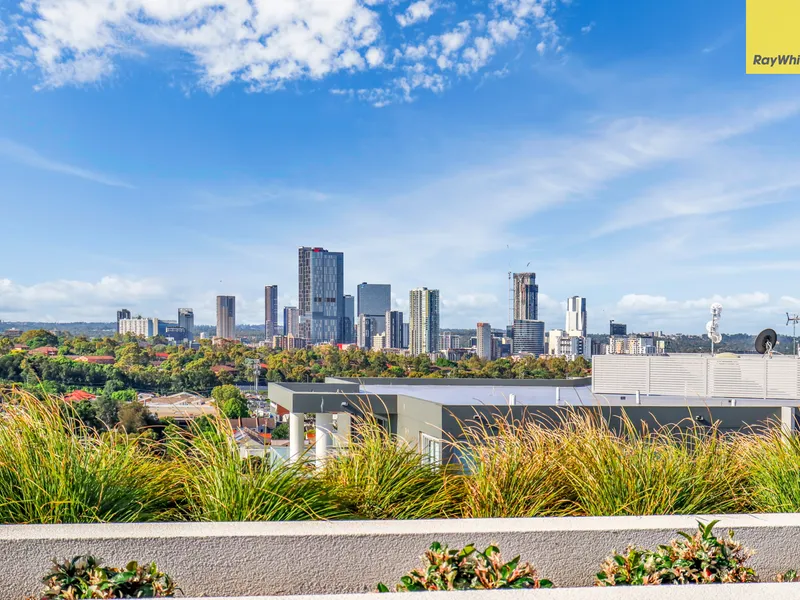 LUXURIOUS APARTMENT WITH PARRAMATTA CITY VIEWS