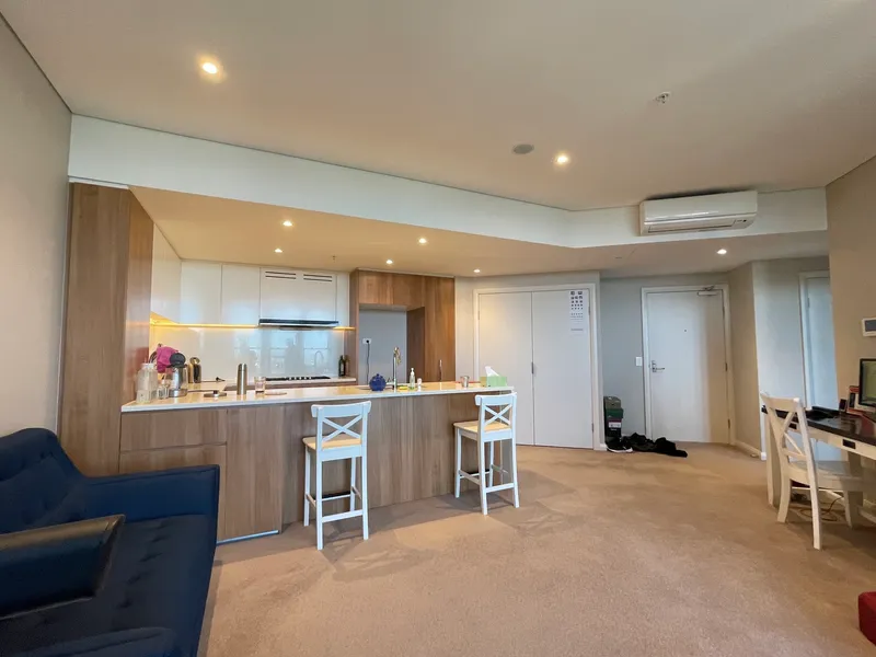 One Bedroom with car space!!