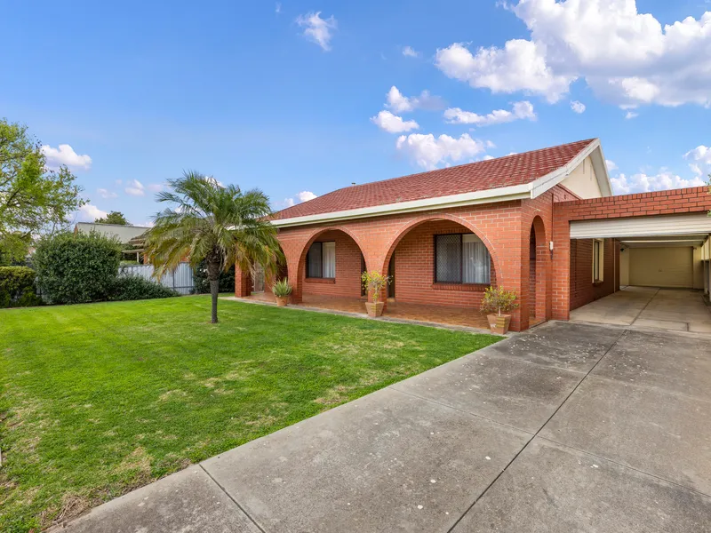 Mid Century Charmer With Endless Possibilities