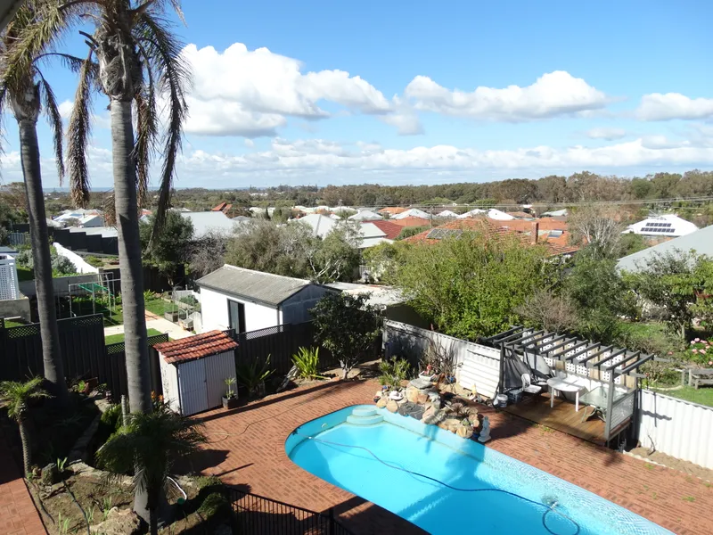 BACK BEACH AREA OF BUNBURY 