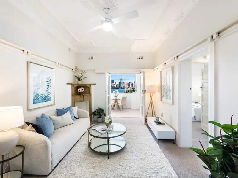 Extraordinary harbourside Art Deco apartment