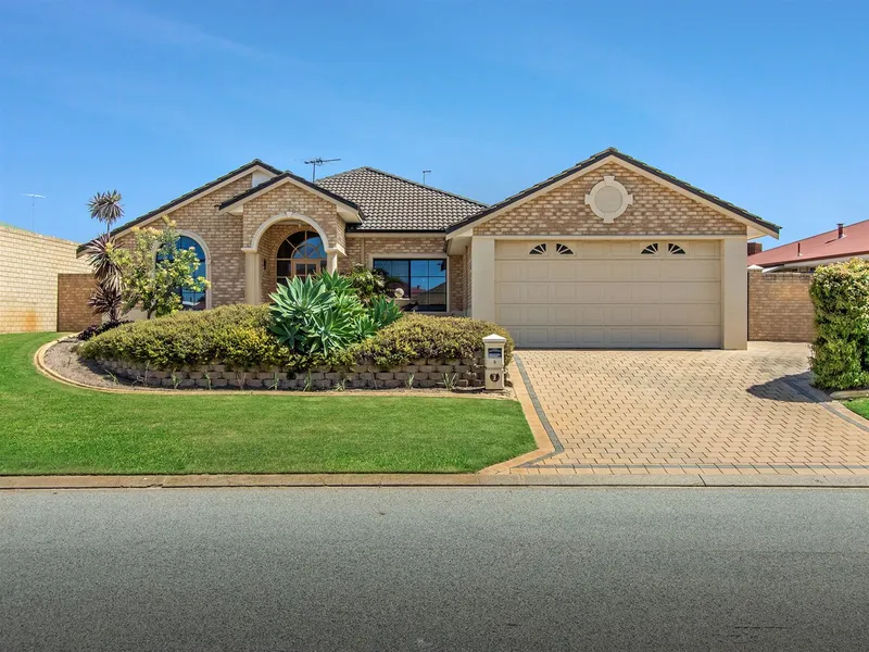 The Ultimate Luxury Home Approx 350m to Beach