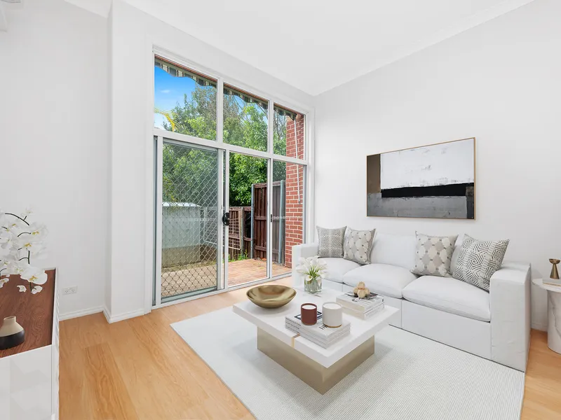 Sun-drenched Contemporary Abode, The Perfect Family Home!