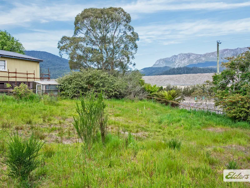 OPPORTUNITY KNOCK WITH THIS RESIDENTIAL BLOCK!