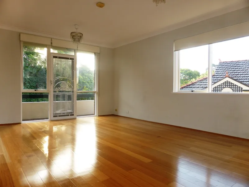 CONVENIENT LOCATION WITH TRANQUIL OUTLOOK !!!