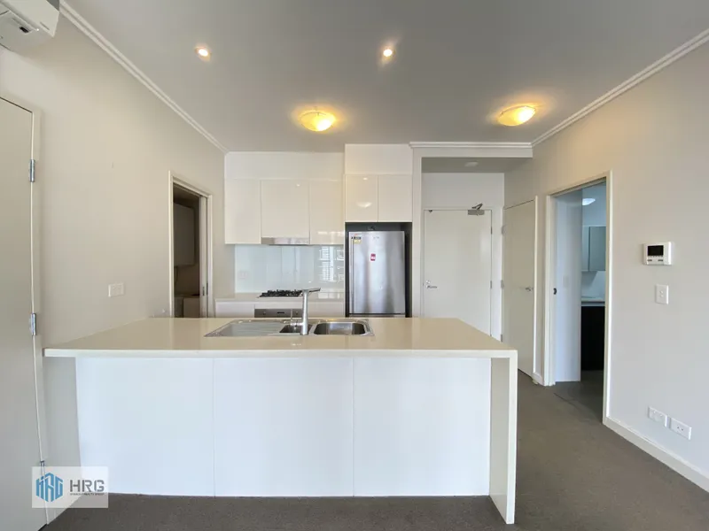 Amazing three bedrooms residence with panoramic water views