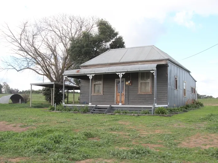 Cottage on Approx 20 Acres 