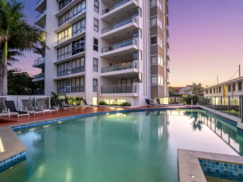 FOR LEASE A HIDDEN OASIS IN BROADBEACH WITH SIZE AND PRIVACY YOU WOULD FIND HARD TO BEAT