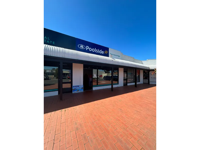 Commercial space in Prime Location