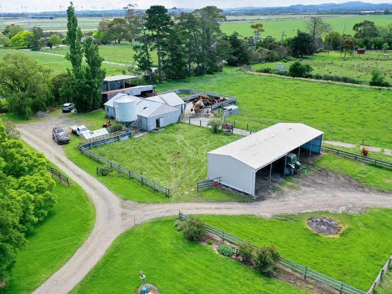 Farmland on the doorstep of Pakenham