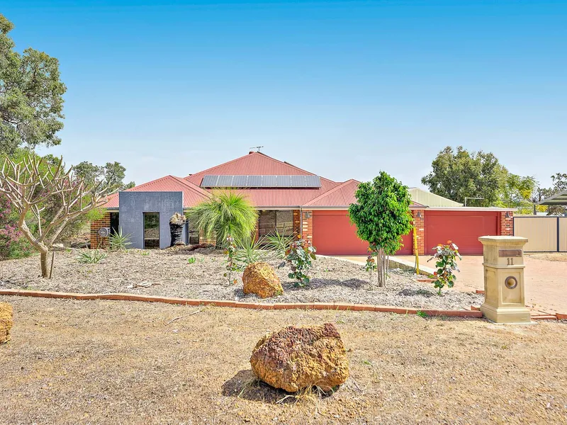 Family Home, Big Block, Big Shed!