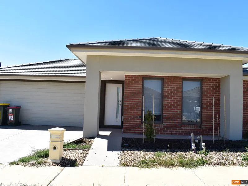 STUNNING  IN THE FAST GROWING SUBURB OF MICKLEHAM !!