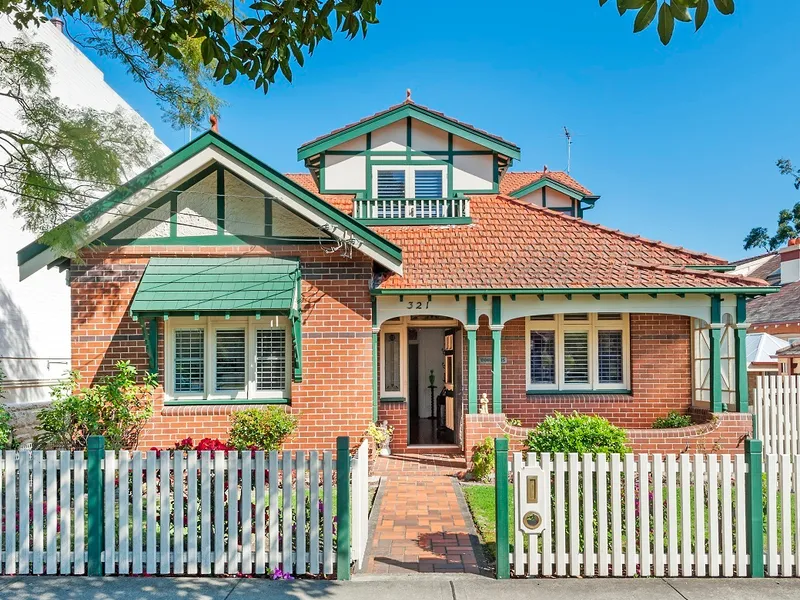 Uninterrupted waterviews + Potential development upside