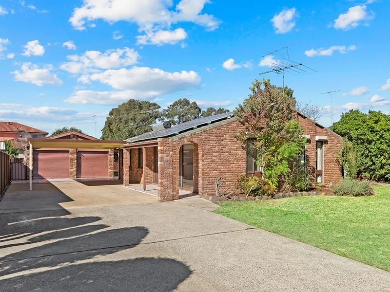 GREAT HOME WITH PLENTY OF STORAGE!