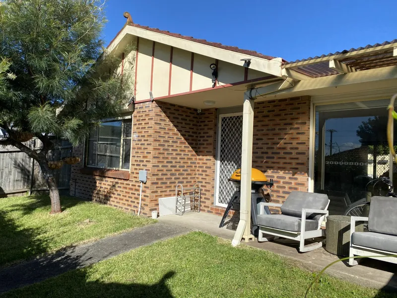 DUPLEX IN GREAT LOCATION