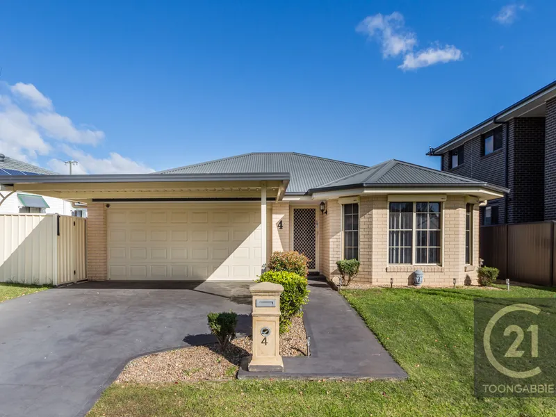 LUXURY 4 BEDROOM HOUSE IN THE HEART OF SEVEN HILLS!