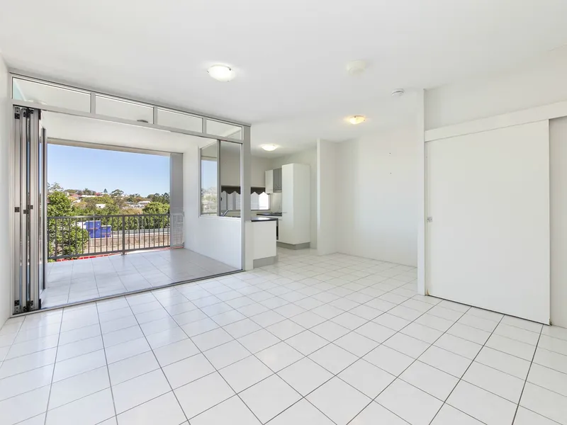 Spacious and Affordable Unit in the Heart of South Bank