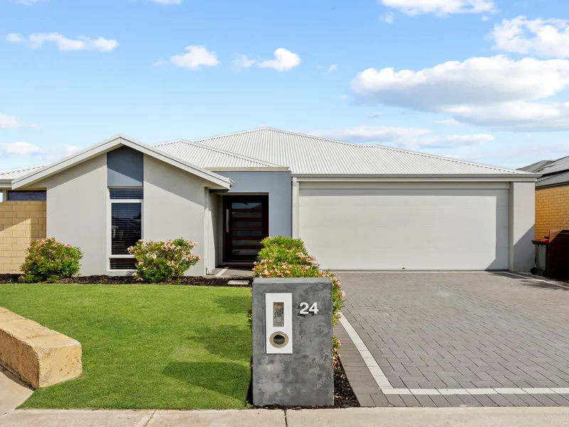 Immaculate family home - conveniently located to Schools, Day Care and much more!