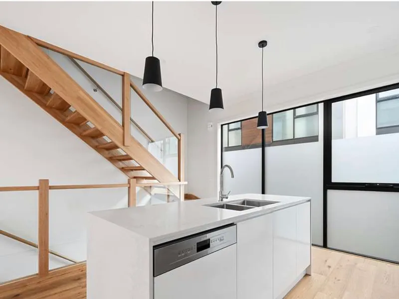 CBD Fringe and Port Melbourne lifestyle!