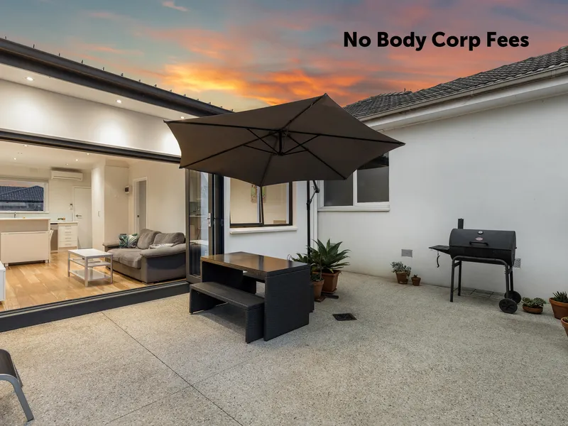 Single level, easy living in a great location!