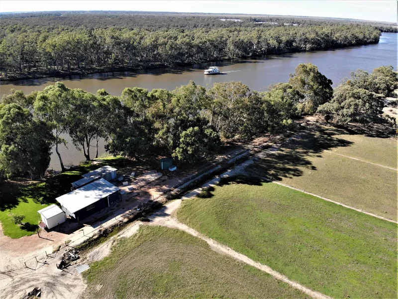 Ultimate Murray River lifestyle property
