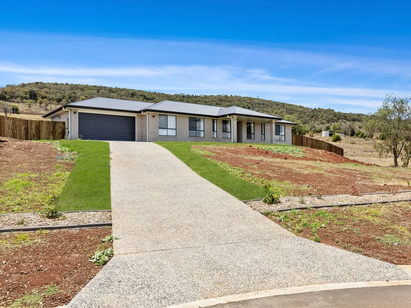 This Newly Built Family Home with DUCTED A/C & Solar is situated on a 1 Acre Block! This is a Must See