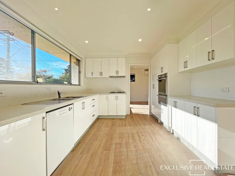 RENOVATED HOME WITH TEENAGERS RETREAT!