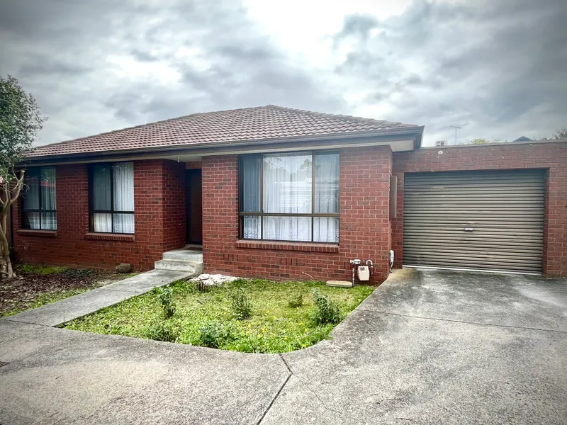 CHARMING 2 BEDROOM UNIT IN NOBLE PARK