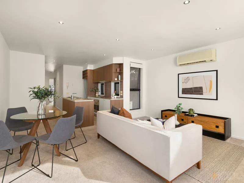 HIDDEN GEM, SPARKLING IN NORTH SUN